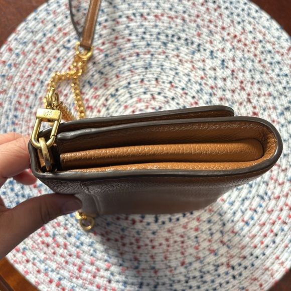 Tory Burch tan leather crossbody - Picture 6 of 10